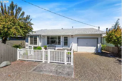 105 Polk Ave, La Grande, OR 97850 - Photo 1