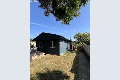 94250 3rd St, Gold Beach, OR 97444 - Photo 1