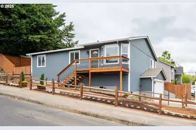 906 N Railroad Ave, Ridgefield, WA 98642 - Photo 1