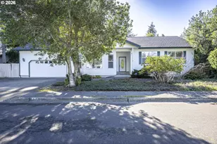 2284 21st St, Florence, OR 97439 - Photo 1