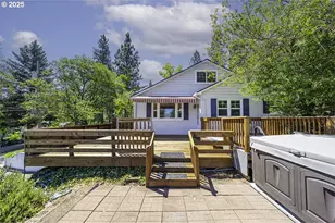 681 Liberty St, Ashland, OR 97520 - Photo 1