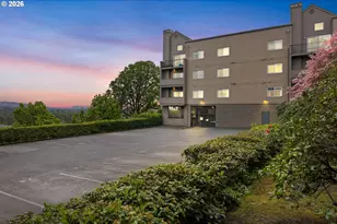 4320 S Corbett Ave, Portland, OR 97239 - Photo 1