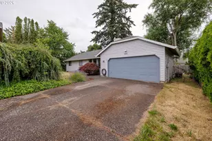 1729 SE 160th Ave, Portland, OR 97233 - Photo 1