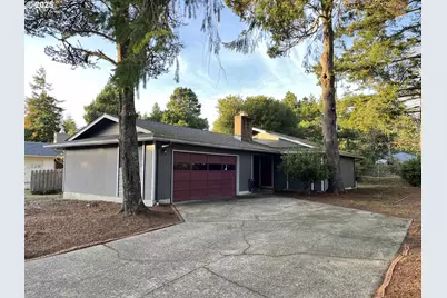 2215 24th St, Florence, OR 97439 - Photo 1