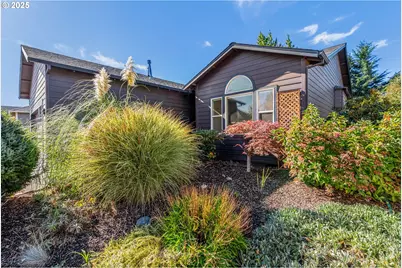 780 Henderson Rd, Hood River, OR 97031 - Photo 1