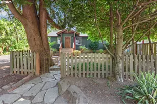 7404 SW 53rd Ave, Portland, OR 97219 - Photo 1