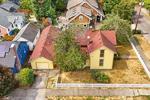 4272 SE Washington St, Portland, OR 97215 - Photo 1