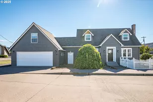 1 SW D St, Castle Rock, WA 98611 - Photo 1