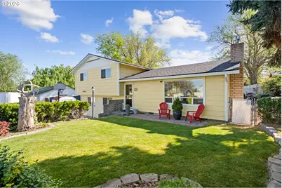 445 SE 7th St, Hermiston, OR 97838 - Photo 1