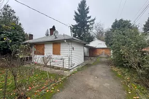 8923 SE Clinton St, Portland, OR 97266 - Photo 1