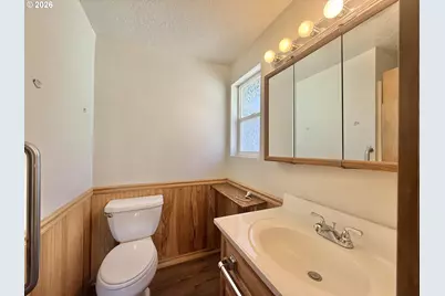 610 NW Bridge St, John Day, OR 97845 - Photo 18