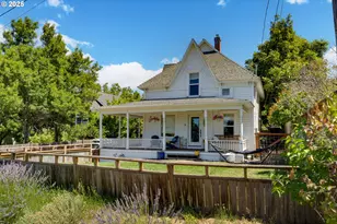 807 Park St Loop, Hood River, OR 97031 - Photo 1
