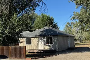 381 Ingle St, Mount Vernon, OR 97865 - Photo 1