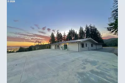 94475 Golf Course Ln, North Bend, OR 97459 - Photo 1