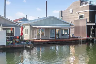 1887 N Jantzen Ave, Portland, OR 97217 - Photo 1