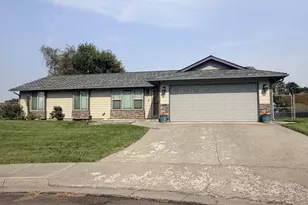 435 SE 9th Ct, Hermiston, OR 97838 - Photo 1