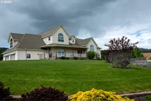 318 S 20th St, La Grande, OR 97850 - Photo 1