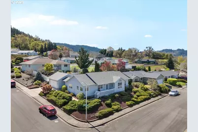 2803 W Colvin St, Roseburg, OR 97471 - Photo 1