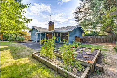 618 NE 131st Pl, Portland, OR 97230 - Photo 1