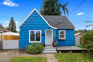 325 NW 2nd Ave, Kelso, WA 98626 - Photo 1