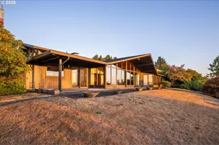 1209 SW Hessler Dr, Portland, OR 97239 - Photo 1