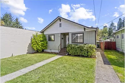 1010 N 2nd St, Kelso, WA 98626 - Photo 1