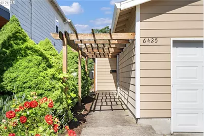 6425 SE 70th Ave, Portland, OR 97206 - Photo 1