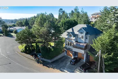 2024 Cedar Ct, North Bend, OR 97459 - Photo 1