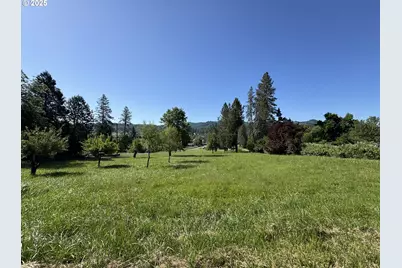 1917 E Sixth Ave, Sutherlin, OR 97479 - Photo 1