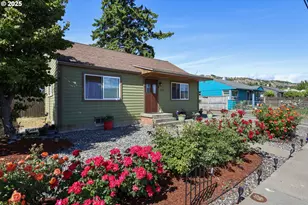 1510 W 10th St, The Dalles, OR 97058 - Photo 1