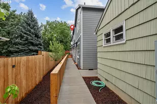 7828 SE Salmon St, Portland, OR 97215 - Photo 1