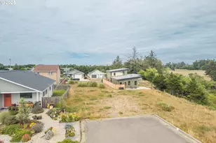 636 Seacrest Dr, Bandon, OR 97411 - Photo 1