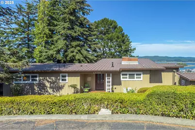 1434 Hillside Ct, Coos Bay, OR 97420 - Photo 1