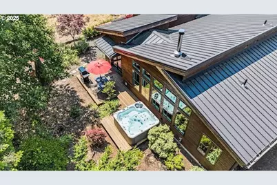 954 SW Spelling Pl, Cascade Locks, OR 97014 - Photo 1