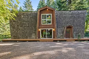 156 SW Tahoma St, Cascade Locks, OR 97014 - Photo 1