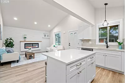 12300 Meadowlawn Dr, Oregon City, OR 97045 - Photo 10
