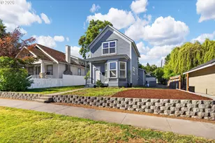 404 W 9th St, The Dalles, OR 97058 - Photo 1