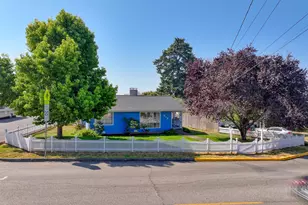 615 Pacific Ave, Brookings, OR 97415 - Photo 1
