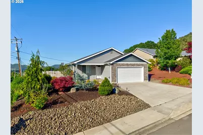 110 W Flangas Ave, Roseburg, OR 97471 - Photo 1