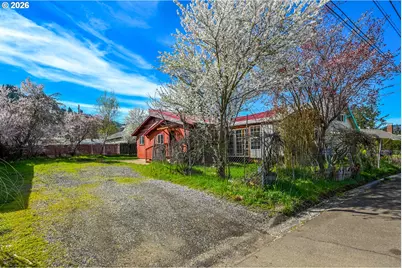 2745 W Jay Ave, Roseburg, OR 97471 - Photo 1
