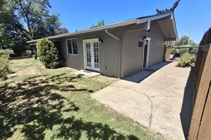 2120 W 14th Ct, Eugene, OR 97402 - Photo 1