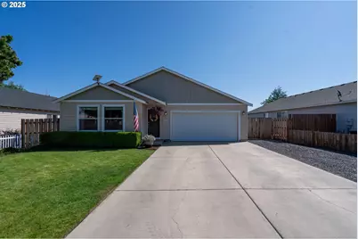 386 Center Ridge Dr, Culver, OR 97734 - Photo 1