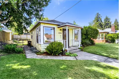 2226 N Sumner St, Portland, OR 97217 - Photo 1