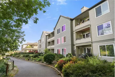5110 S Landing Dr #304, Portland, OR 97239 - Photo 1
