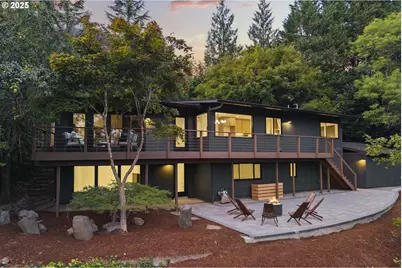1525 SW Martha St, Portland, OR 97239 - Photo 1