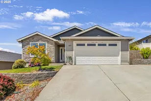 621 SE Rose Ridge Dr, Winston, OR 97496 - Photo 1