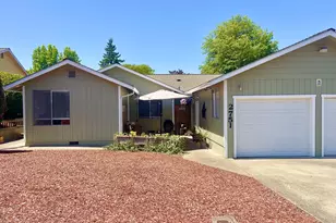 2751 W Lorraine Ave, Roseburg, OR 97471 - Photo 1