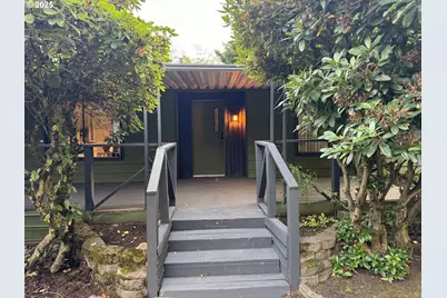 2386 N Menzies Ct, Portland, OR 97217 - Photo 1