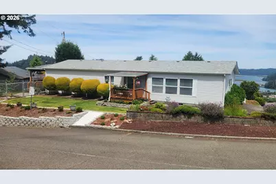 635 Crestview Dr, Reedsport, OR 97467 - Photo 1