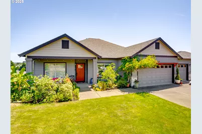 132 SW Mt Adams St, McMinnville, OR 97128 - Photo 1